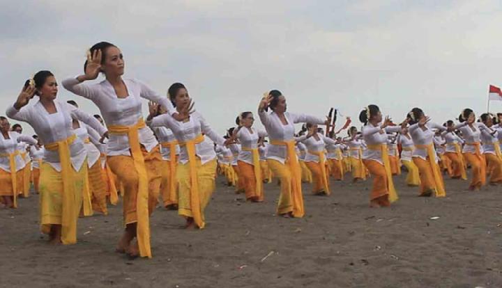 Festival Yeh Gangga, Timbungan 50 Meter dan Tari Rejang Massal 