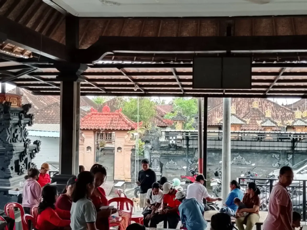 Sekcam Tabanan Tinjau Pelayanan IKD dan Pendataan Perlindungan Sosial di Banjar Sudimara Kelod